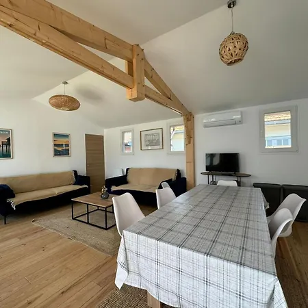 Charmante Maison Aux Abatilles بيت للعطل *